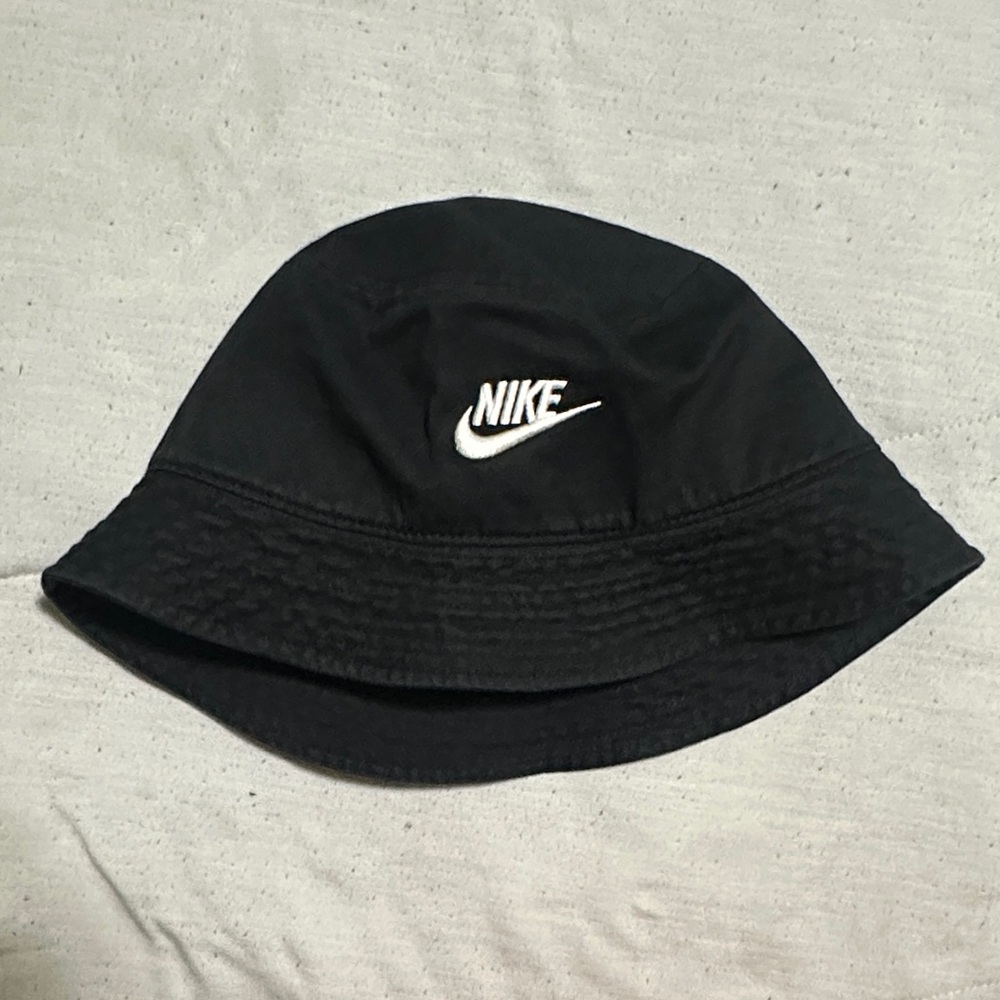 Nike Classic Black Bucket Hat